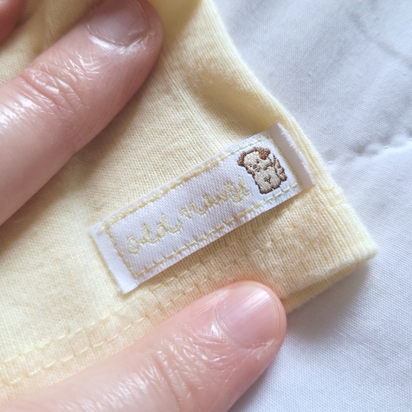 10/$20 ❄️ Old Navy Onesie - Picture 3 of 6